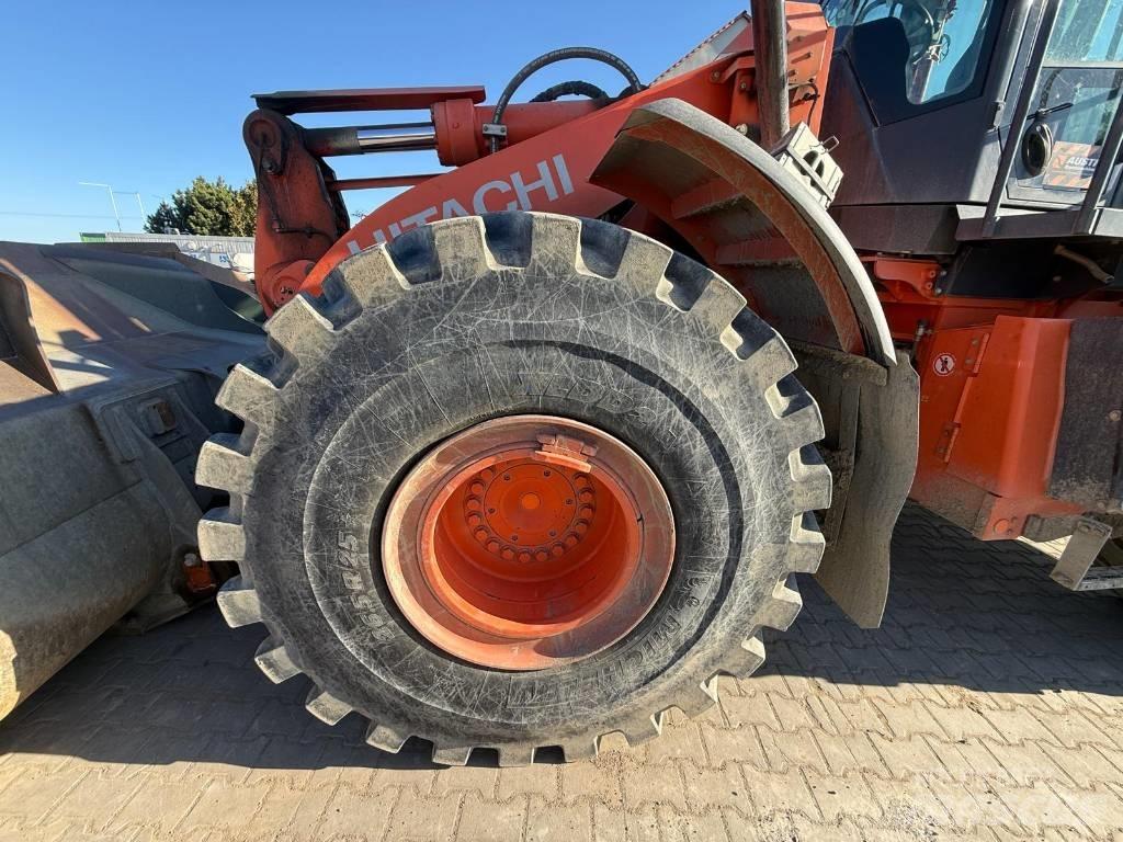 Hitachi ZW 310-6 Gumikerekes homlokrakodók