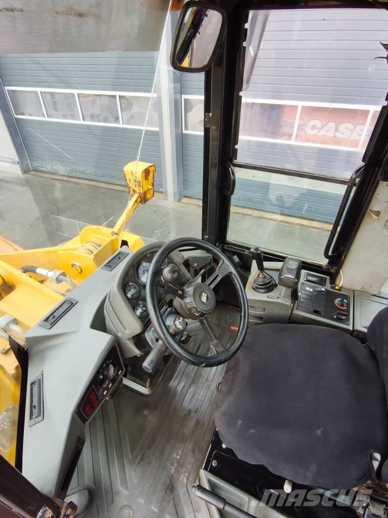 CAT 938 G Gumikerekes homlokrakodók