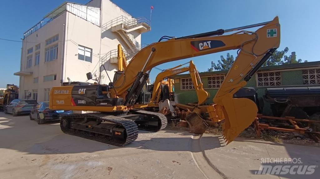CAT 330 D2 Lánctalpas kotrók