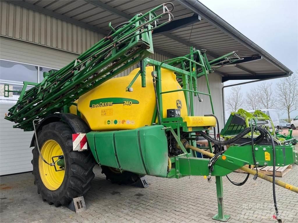 John Deere 740 Vontatott trágyaszórók