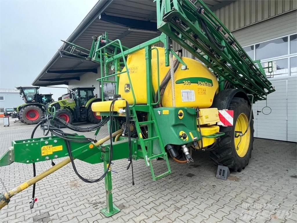 John Deere 740 Vontatott trágyaszórók