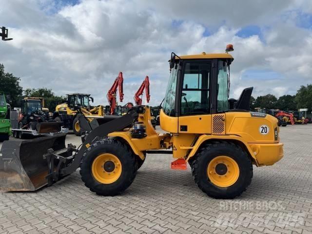 Volvo L 30 G Gumikerekes homlokrakodók