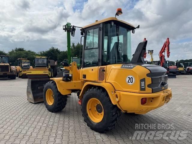 Volvo L 30 G Gumikerekes homlokrakodók