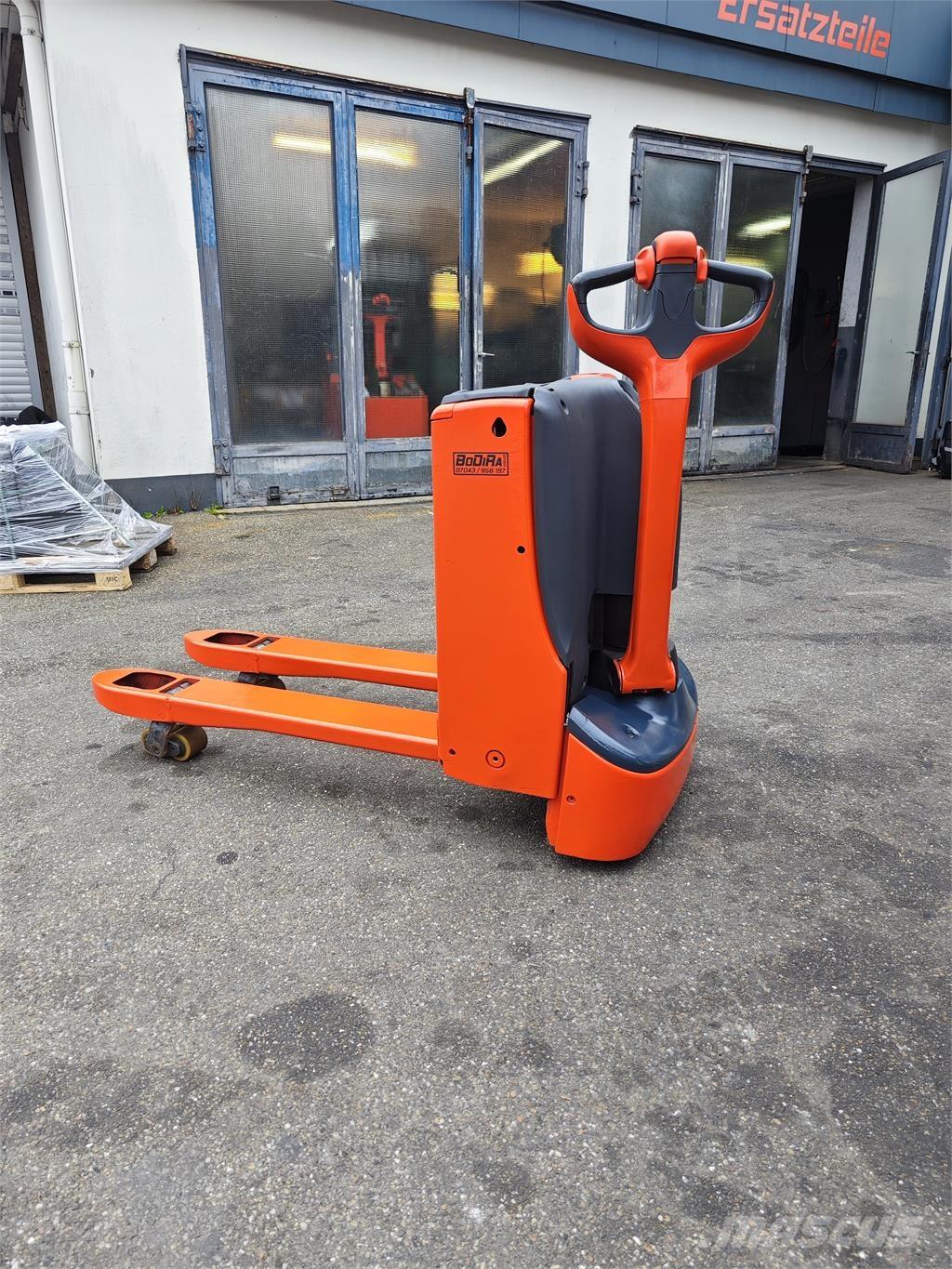 Linde T 16 Gyalogkíséretű targonca
