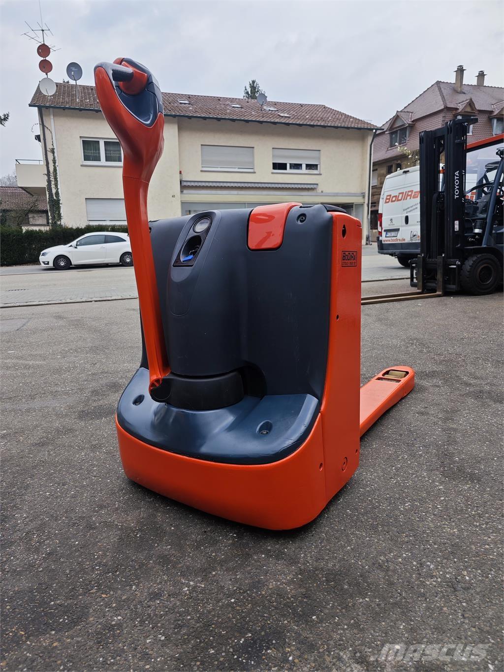 Linde T 16 Gyalogkíséretű targonca