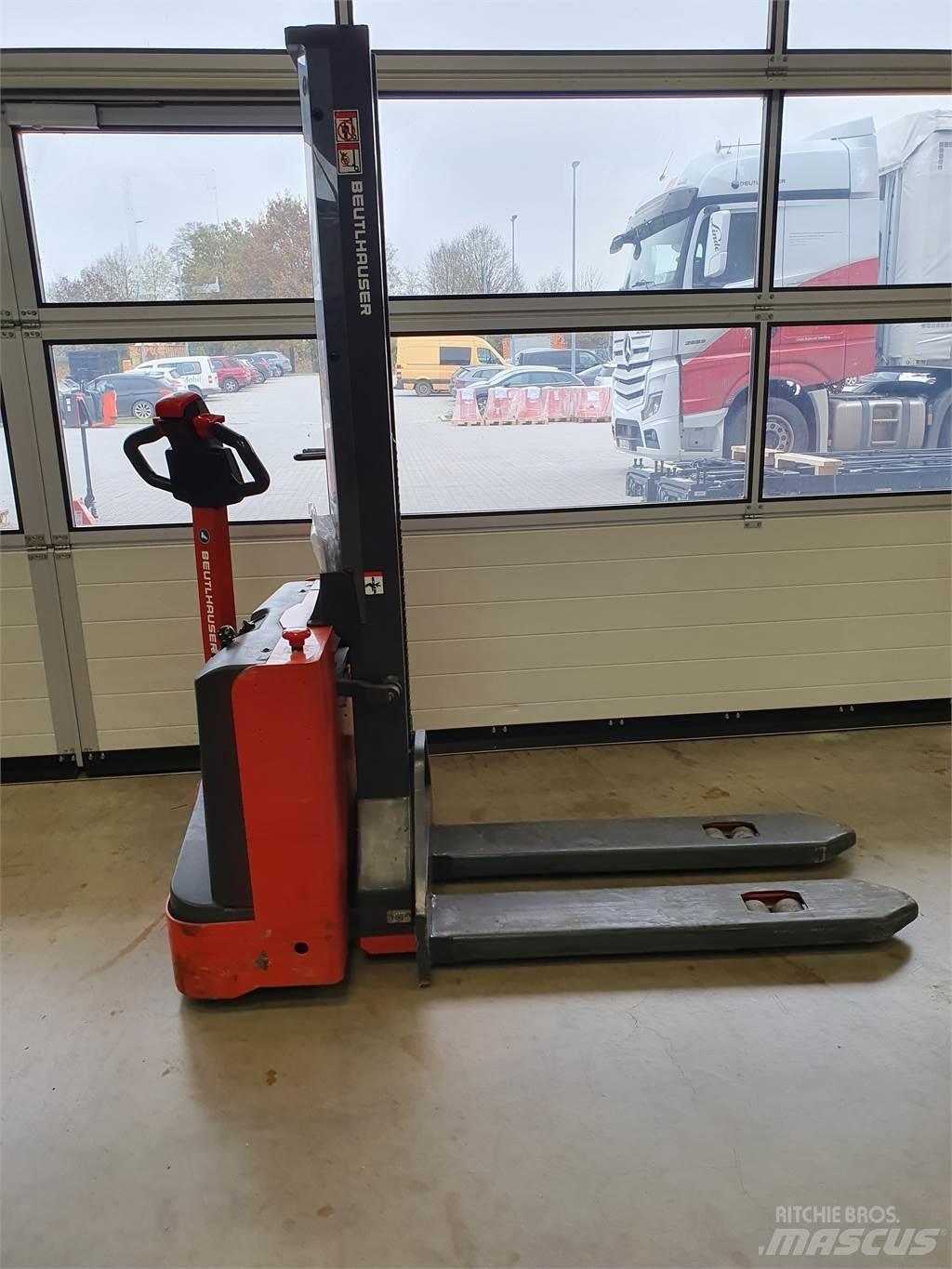 Linde MM10i Gyalogkíséretű targonca