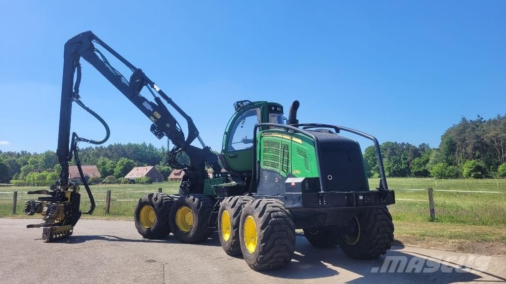 John Deere 1270 G Betakarítók