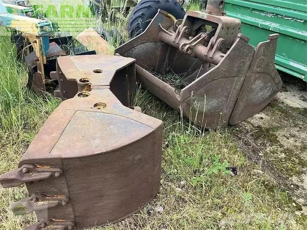 JCB js 130 w Gumikerekes kotrók