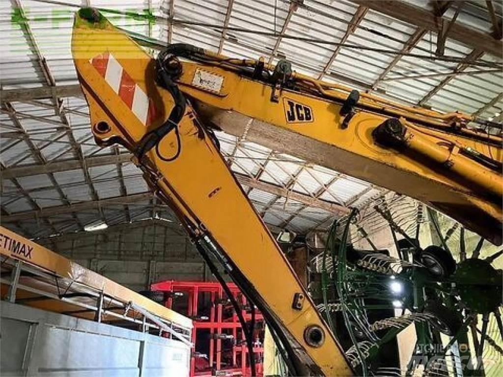 JCB js 130 w Gumikerekes kotrók