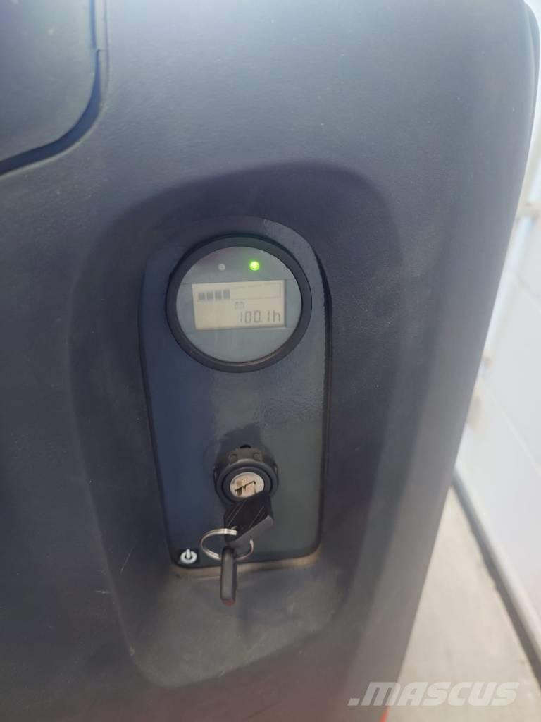 Linde T16P/1151-02 Vezetőállásos alacsony emelőkocsi