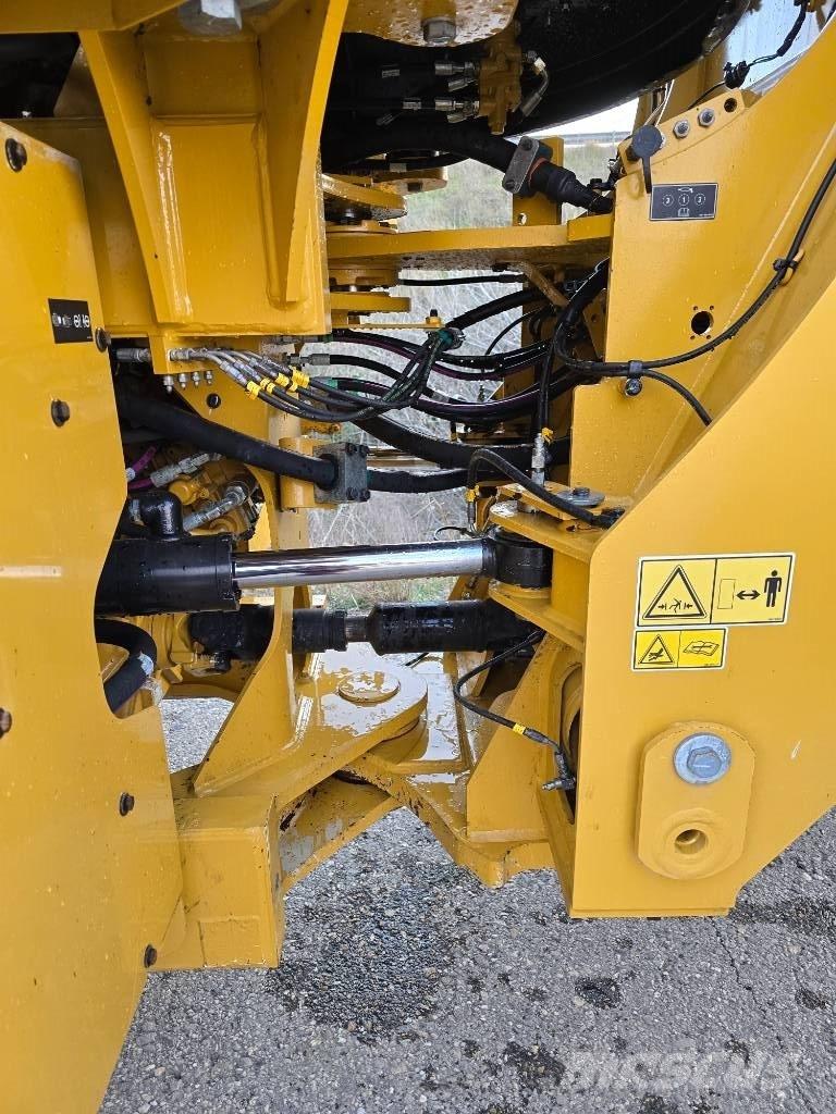 CAT 962 M Gumikerekes homlokrakodók