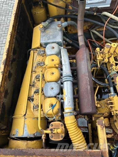 Liebherr A 911 C Gumikerekes kotrók