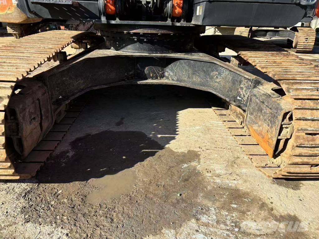 Hitachi ZX 350 Lánctalpas kotrók