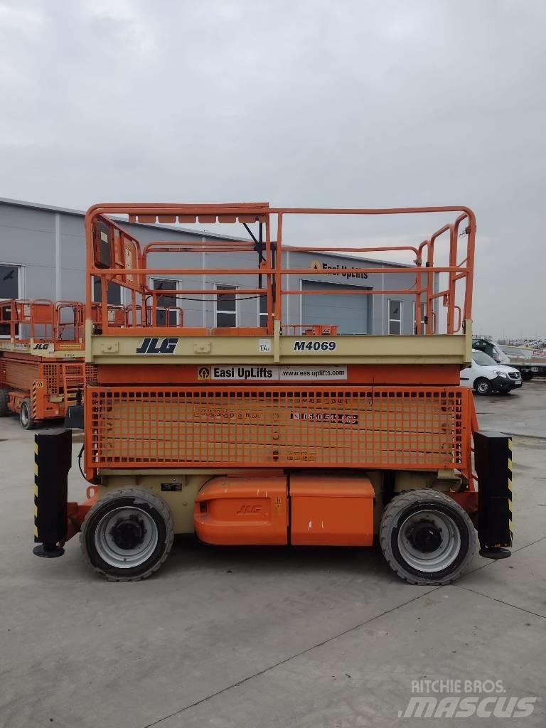 JLG M 4069 Ollós emelők