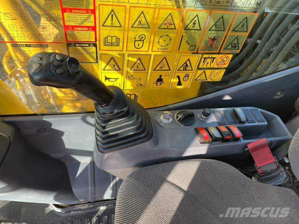 Komatsu PW 160-11 Gumikerekes kotrók