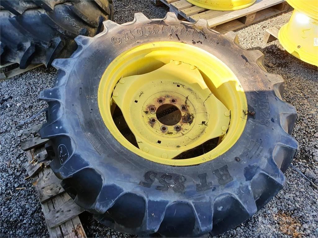 BKT 380/85R28 x2 Gumiabroncsok, kerekek és felnik