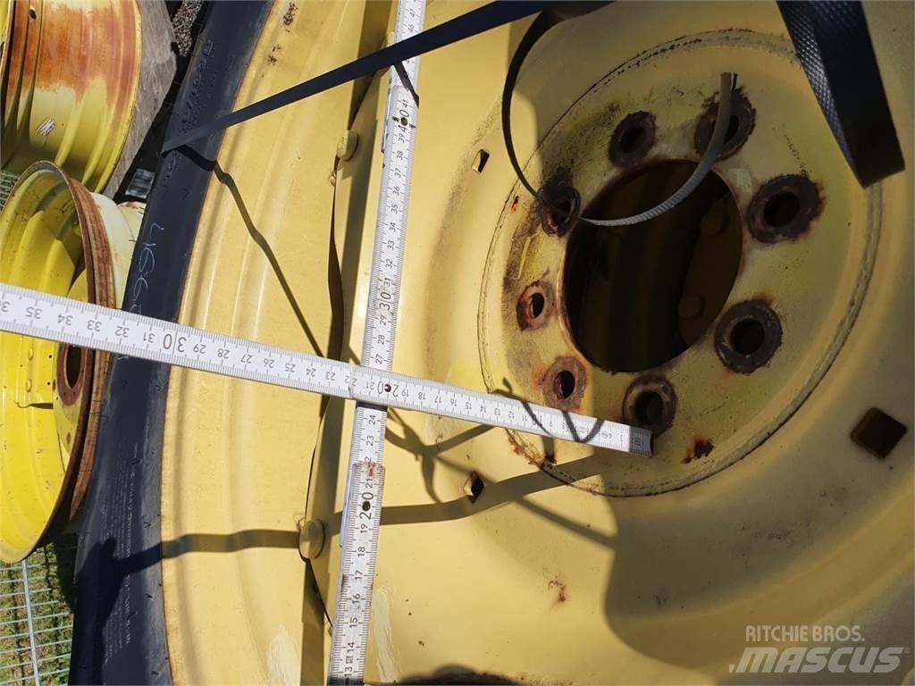BKT 380/85R28 x2 Gumiabroncsok, kerekek és felnik