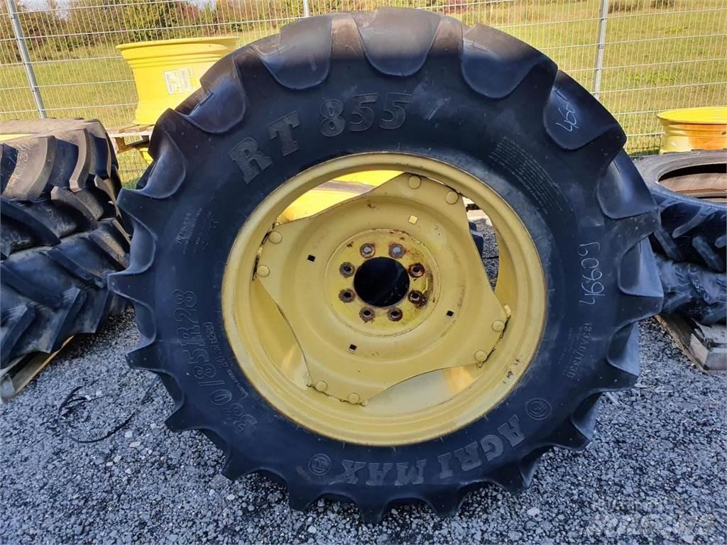 BKT 380/85R28 x2 Gumiabroncsok, kerekek és felnik