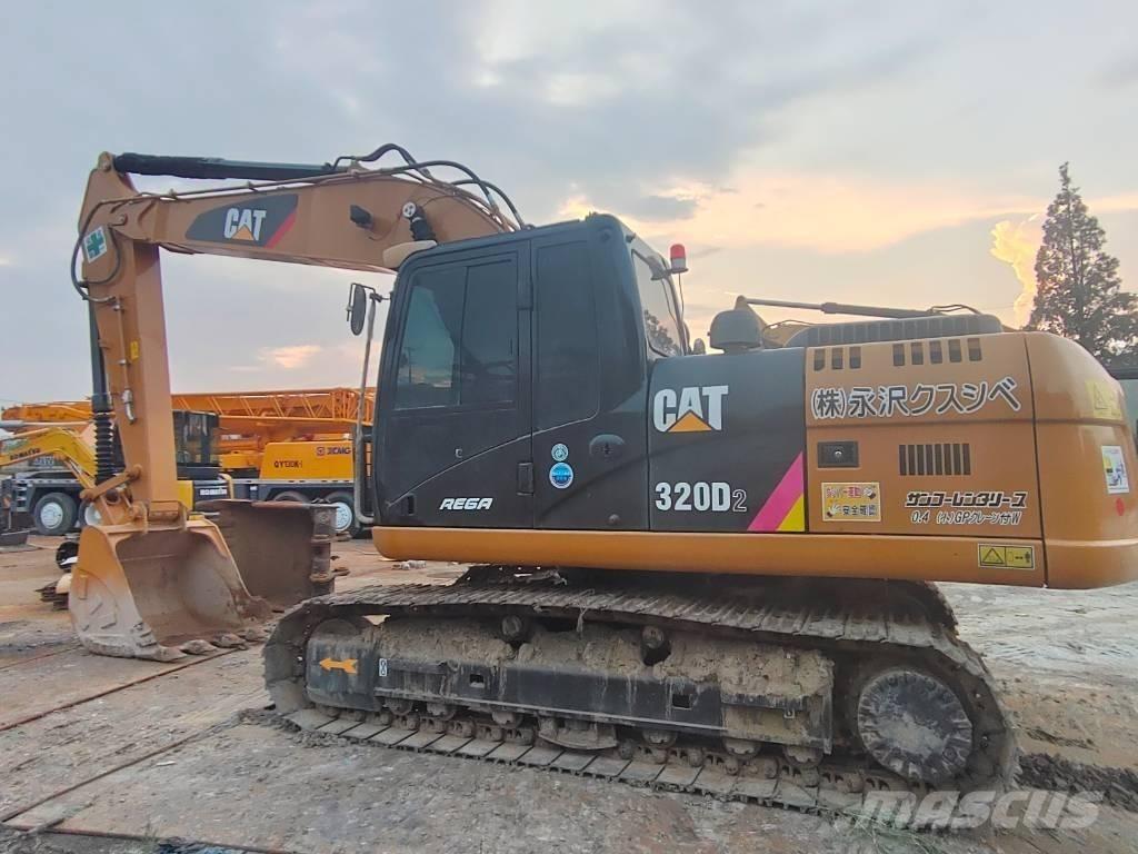 CAT 320D2 Lánctalpas kotrók