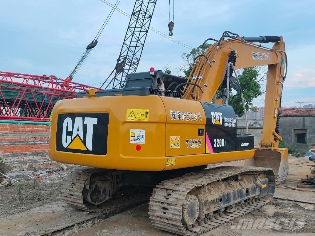 CAT 320D2 Lánctalpas kotrók