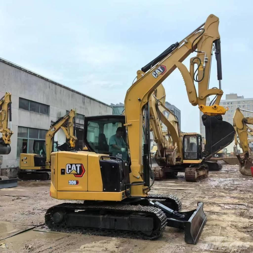 CAT 306 Mini kotrók < 7t