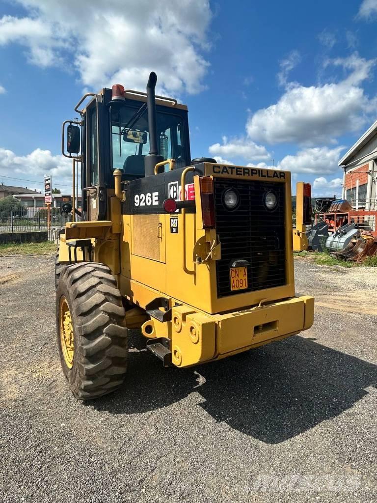 CAT 926 Gumikerekes homlokrakodók