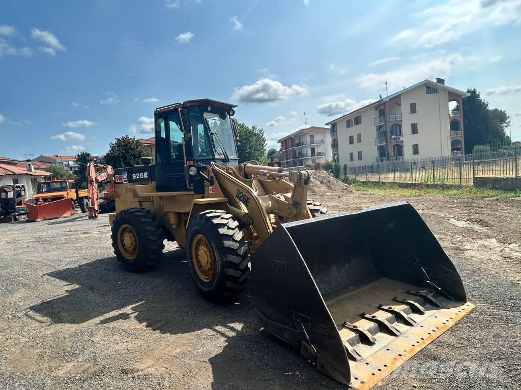 CAT 926 Gumikerekes homlokrakodók