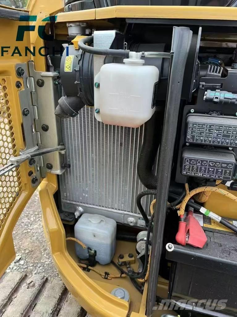 CAT 303 Lánctalpas kotrók