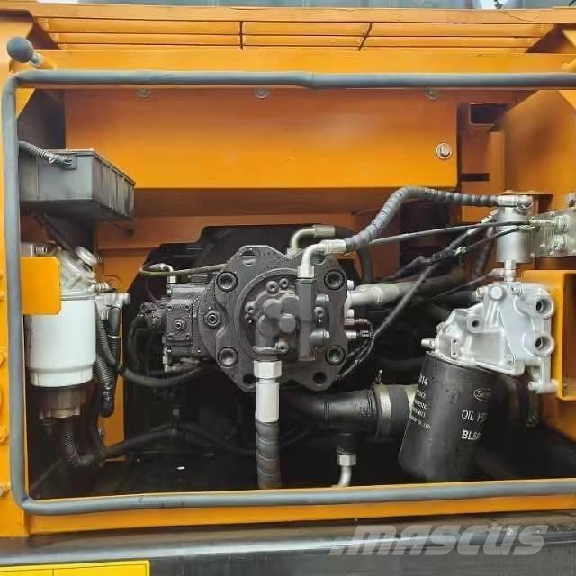 Sany SY215C Lánctalpas kotrók