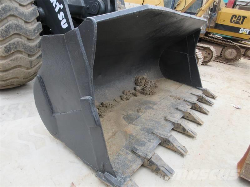 Komatsu WA 380-3 Gumikerekes homlokrakodók