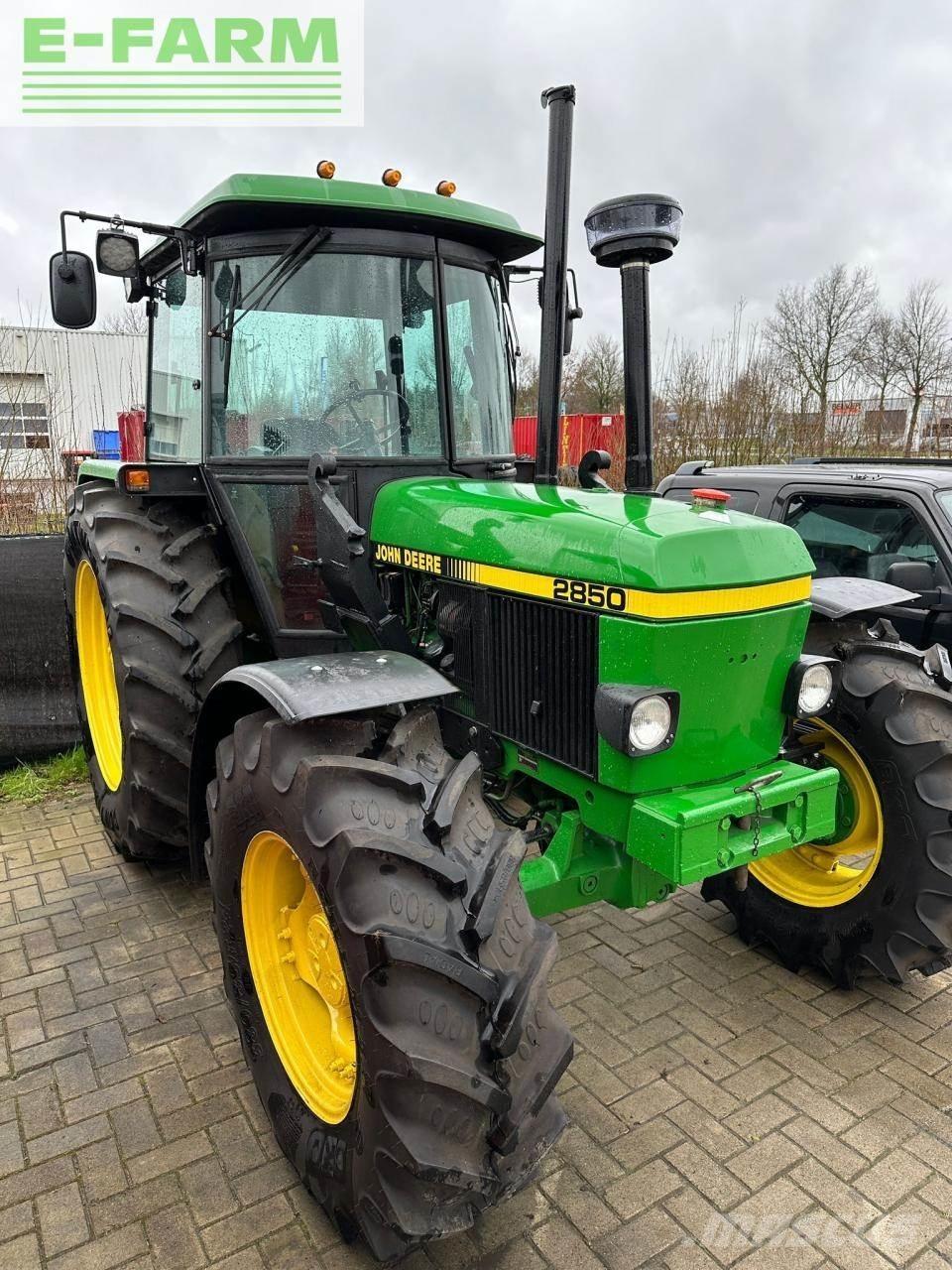 John Deere 2850 Traktorok