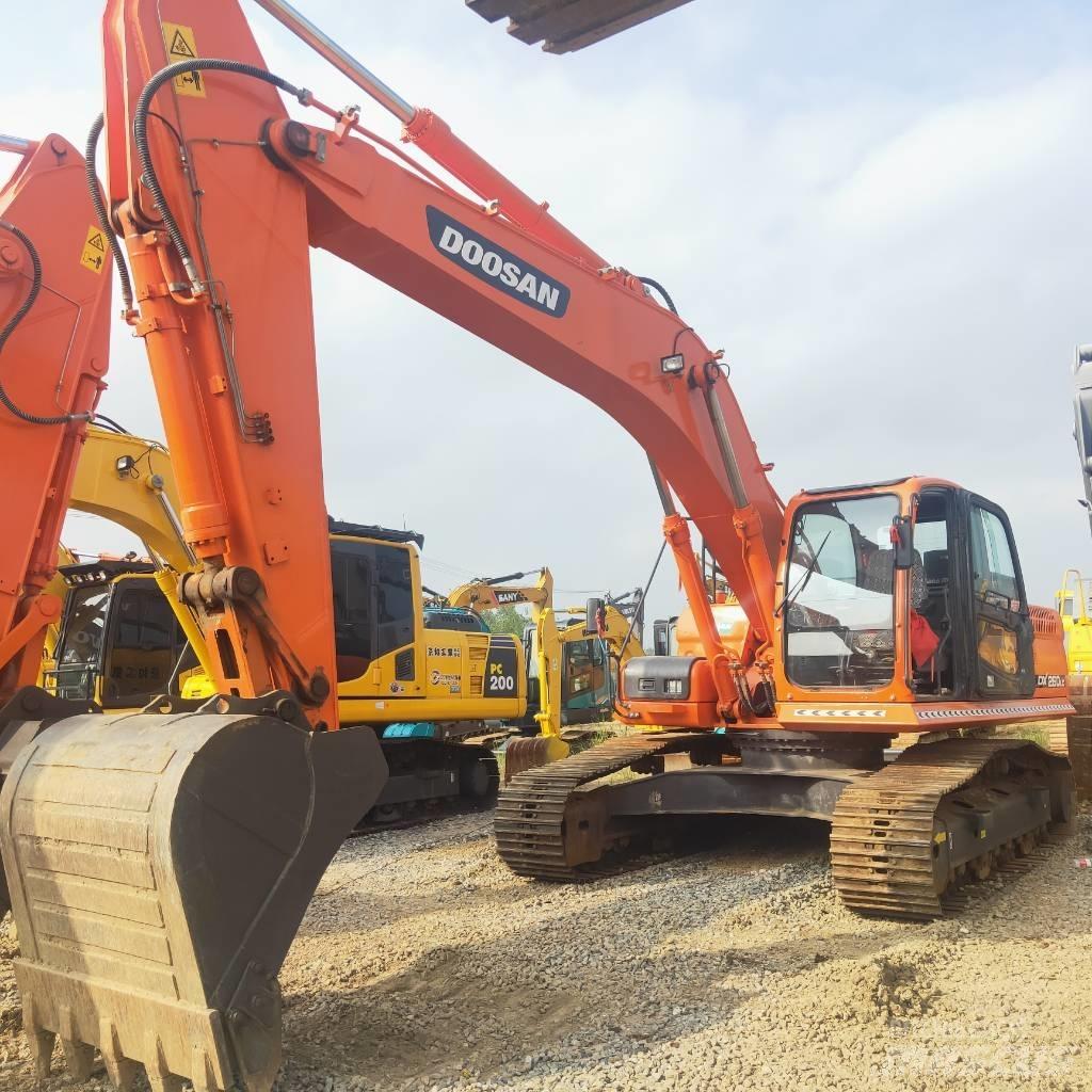 Doosan DX260LC Lánctalpas kotrók
