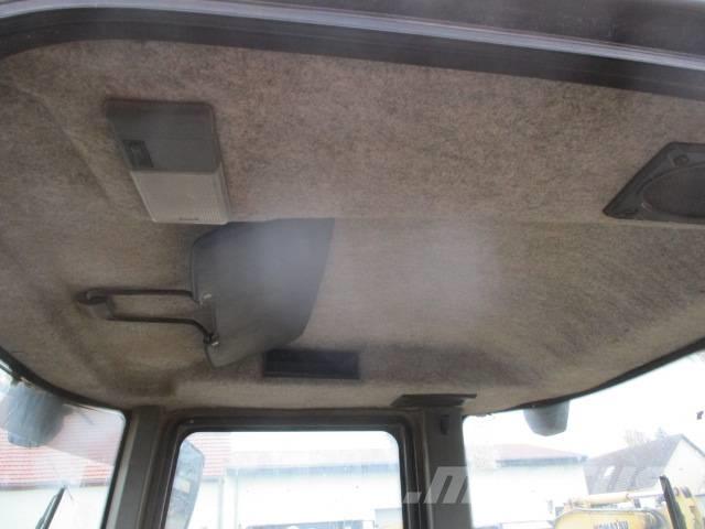 Volvo L 30 B Gumikerekes homlokrakodók