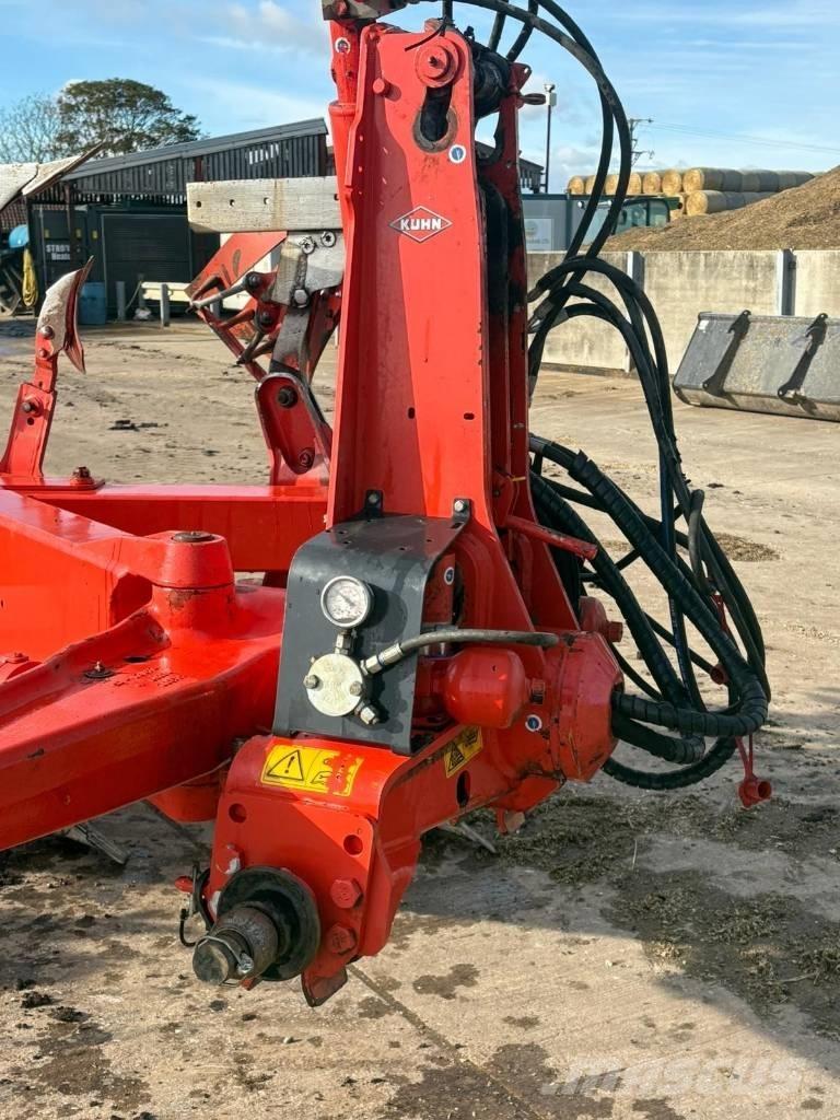 Kuhn MULTIMASTER 183 Váltvaforgató ekék