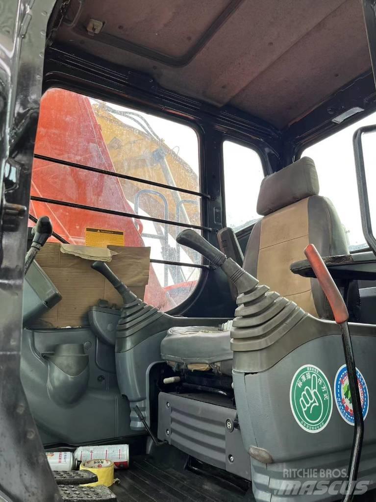 Hitachi ZX 120 Lánctalpas kotrók