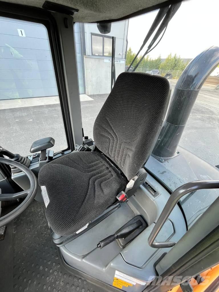 Volvo L 30 G Gumikerekes homlokrakodók