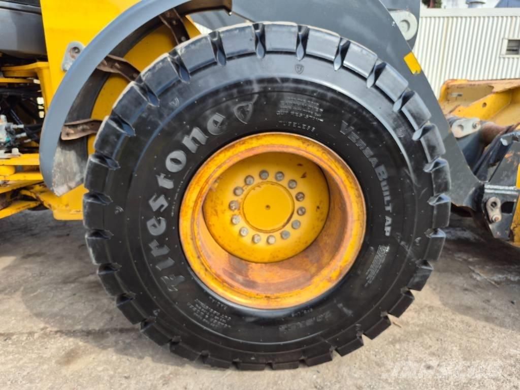 John Deere 544 K Gumikerekes homlokrakodók