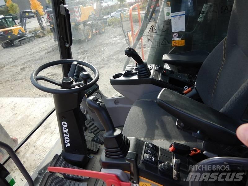 Volvo EW 220 E Gumikerekes kotrók