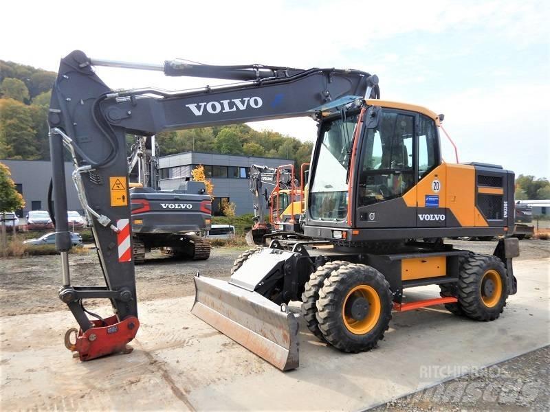 Volvo EW 220 E Gumikerekes kotrók