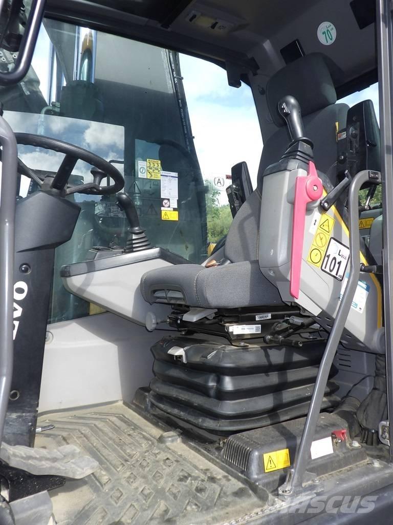 Volvo EW 220 E Gumikerekes kotrók