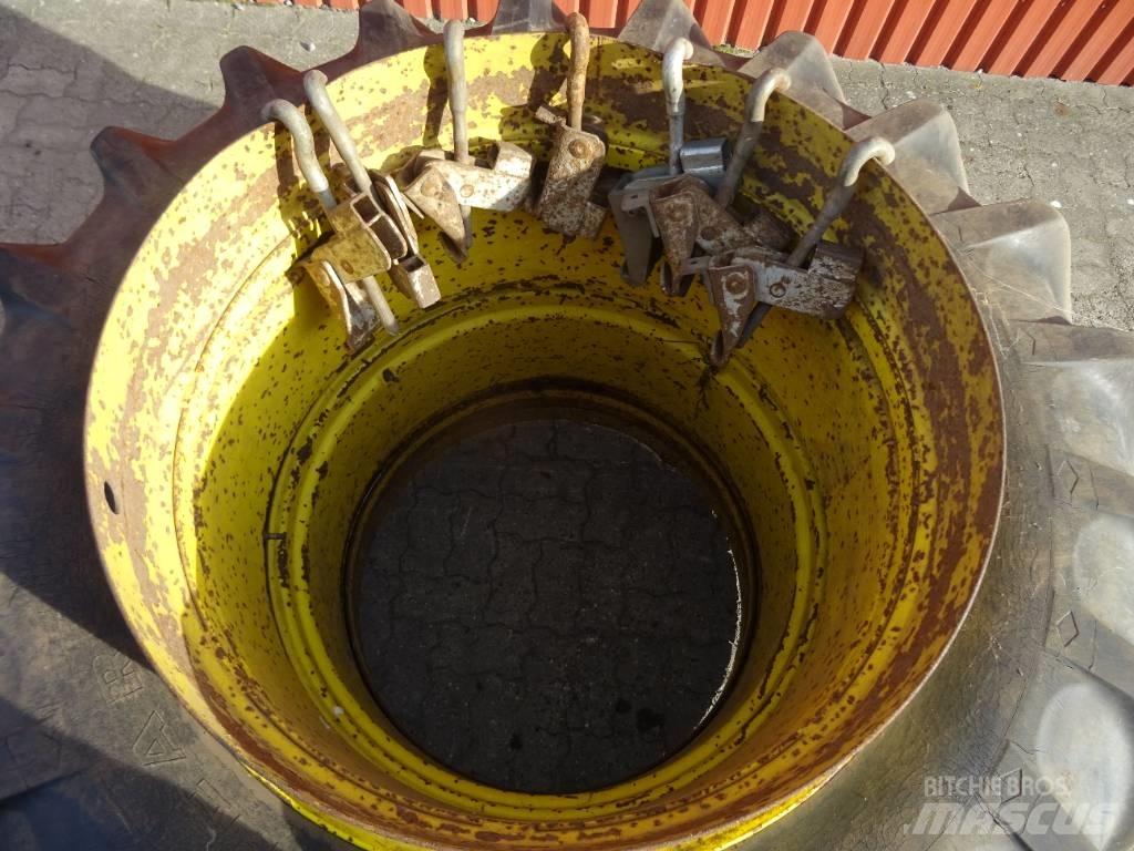 Goodyear 16.9-38 Gumiabroncsok, kerekek és felnik