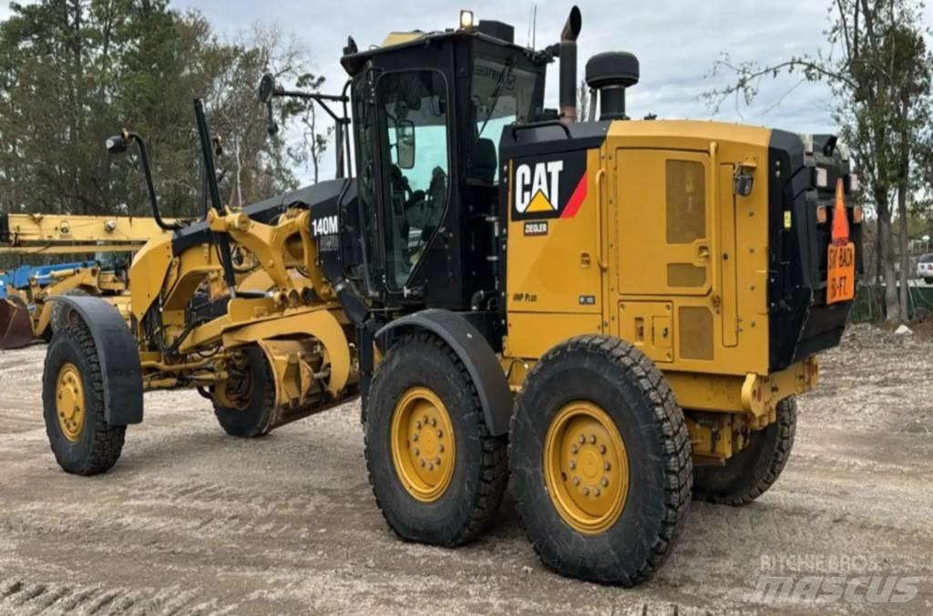 CAT 140M2 AWD Gréderek