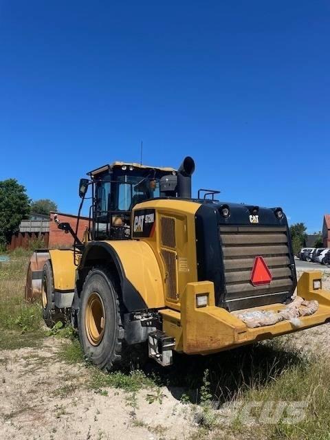 CAT 972 M Gumikerekes homlokrakodók