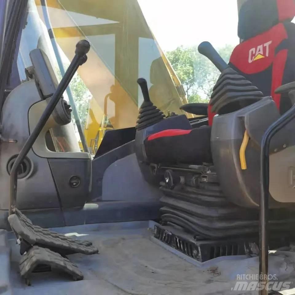CAT 320 D L Közepes (midi) kotrók 7 t - 12 t