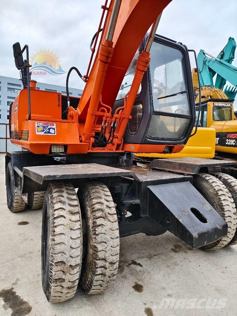 Hitachi EX 100 W D Gumikerekes kotrók