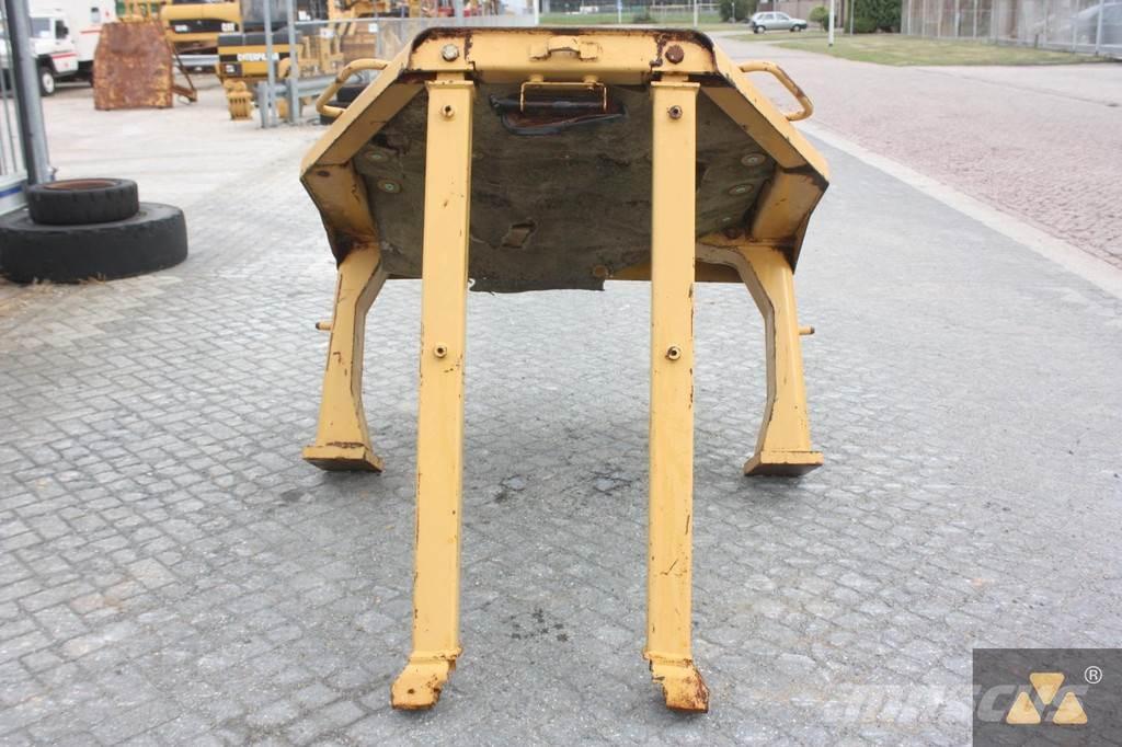 CAT D8N O-rops cab Vezetőfülke és belső tartozékok