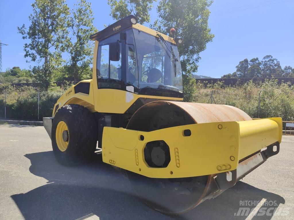 Bomag BW 211 D-50 Pneumatikus kerekes hengerek