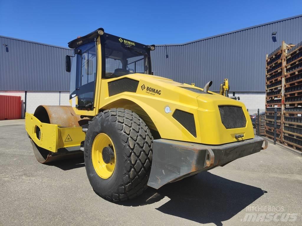 Bomag BW 211 D-50 Pneumatikus kerekes hengerek
