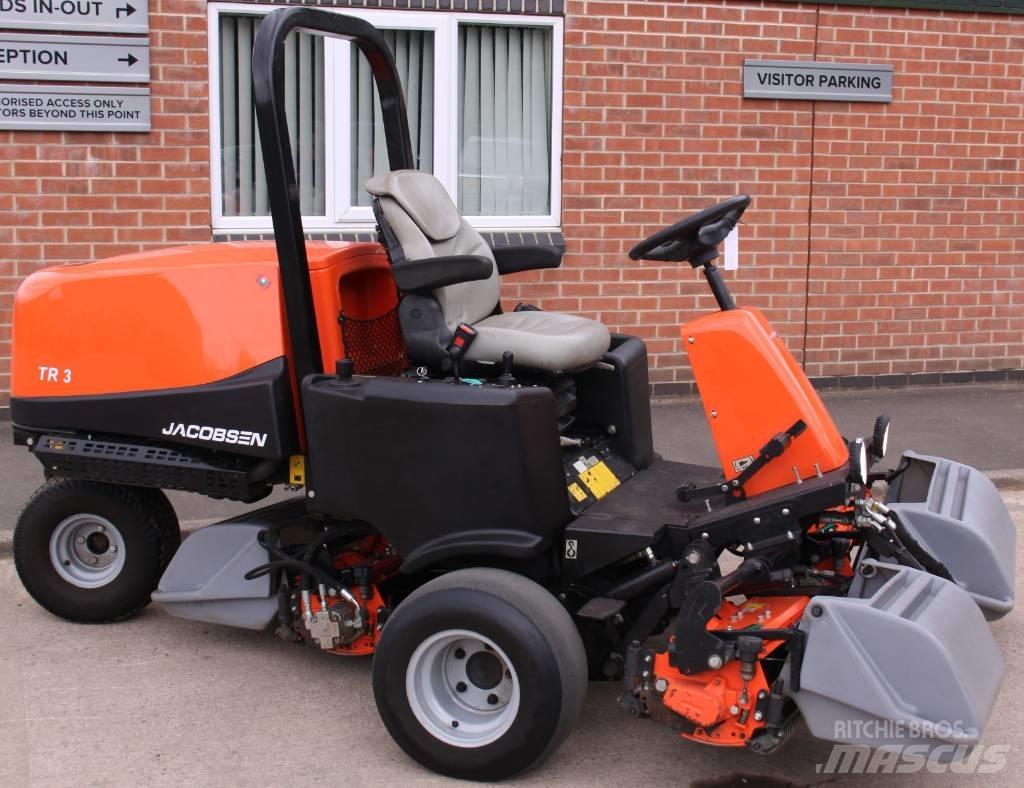 Jacobsen TR3 Három késhengeres fűnyírók