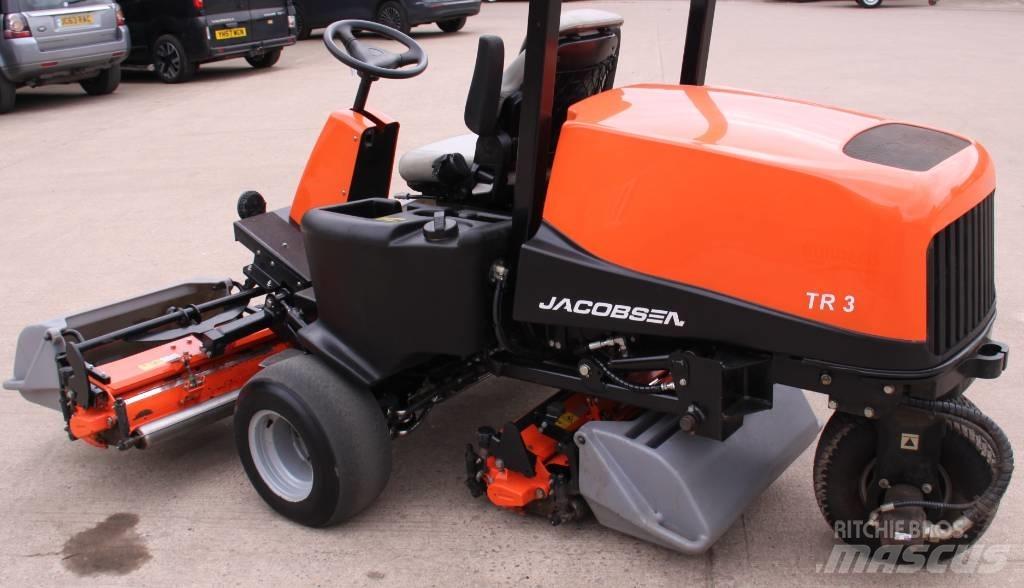 Jacobsen TR3 Három késhengeres fűnyírók